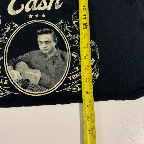 Johnny Cash cropped T-shirt size L. - Picture 7 of 7